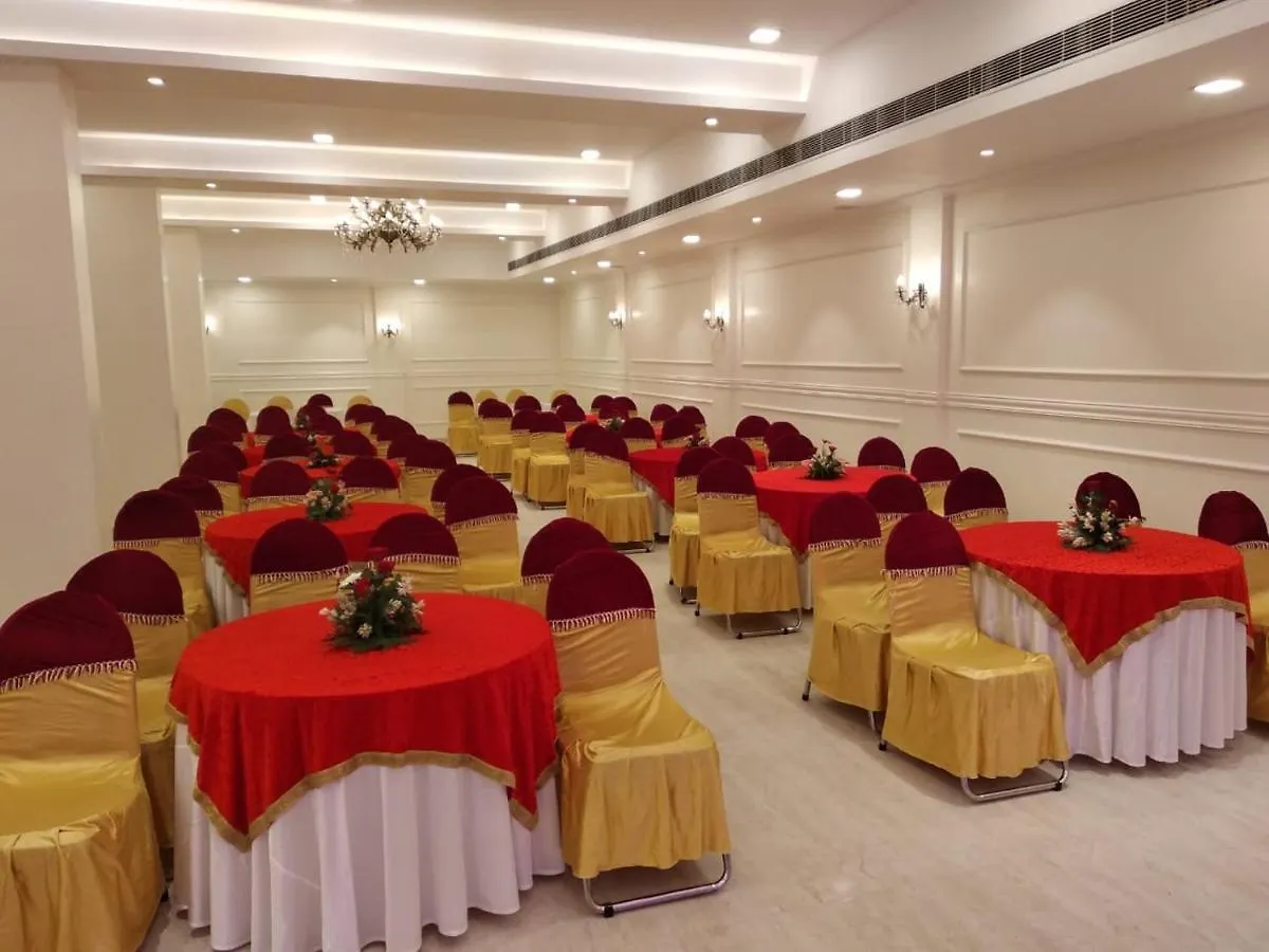 ***  Hotel Pushp Villa Agra Taj East Gate India
